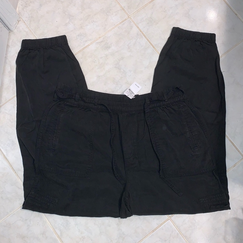 AE Cargo Joggers